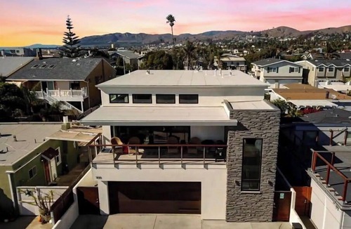 Pierpont Bay House | Stunning Newer Construction Steps From The Beach
