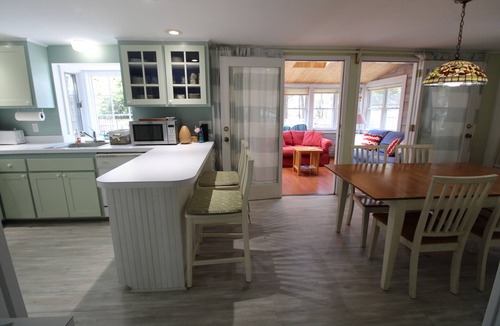 West Dennis House | Stunning Private Yard, Close to Town & Beaches (2305)