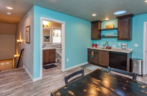 Baileys Harbor Apartment | Stunning Studio in Baileys Harbor! Muirfield Flat