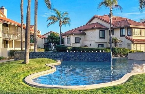 Oxnard Shores House | Stunning Townhome Between Malibu and Santa Barbara across from the beach!