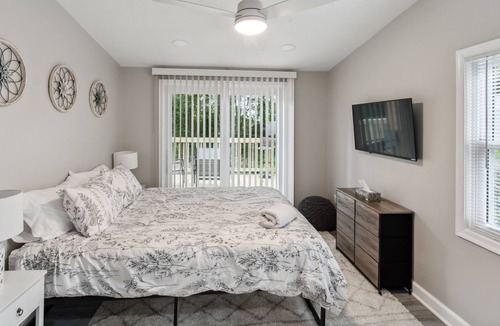 Hanover House | Stylish 1BD/1BA Duplex Centrally Located! Near BWI/NSA/FT Meade/BAL TO DC