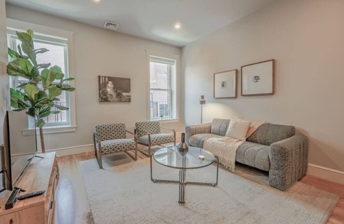 Back Bay Apartment | Stylish 1BR | Newbury St Boston
