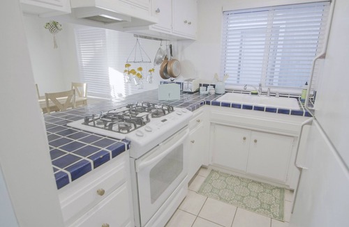 Newport Shores House | Stylish and Bright unit across the street from the beach at half the cost!