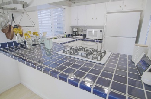 Newport Shores House | Stylish and Bright unit across the street from the beach at half the cost!