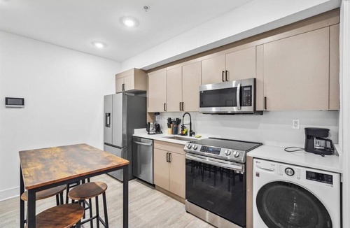 Brookland Bed & Breakfast | Stylish Brookland Unit Close to Coffee and Stores