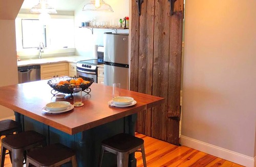 Steelville House | Stylish Cottage Loft Rental on a Farm in Lancaster County near Philadelphia, Pennsylvania