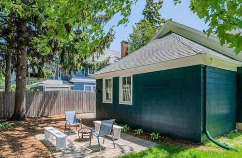 Appleton House | Stylish Downtown House - Steps to Dining & Shops
