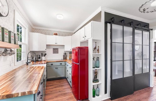 Mobile Cottage | Stylish Historic Cottage 5 min walk to downtown Mobile