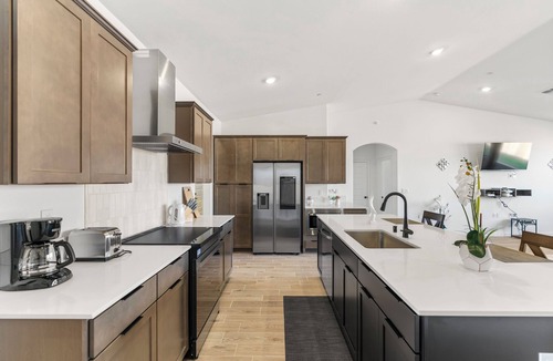 Pumpkin Center House | Stylish & Modern Bakersfield Retreat Near Downtown