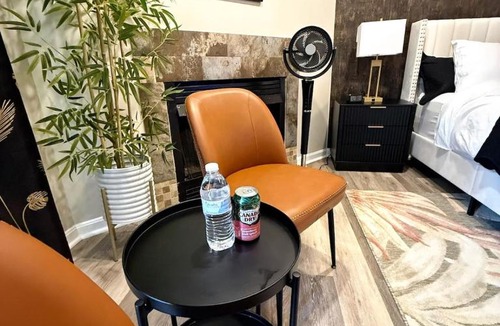 Reisterstown Apartment | Stylish Modern Basement Suite W Private Entrance