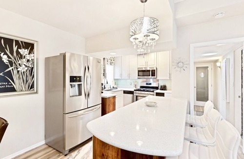 Chino Canyon Apartment | Stylish & Modern Palm Springs Getaway by Downtown!