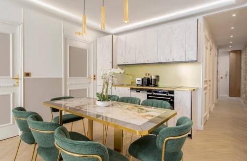 Quartier Sainte-Avoye Apartment | STYLISH PARISIAN RETREAT WITH 3 BEDROOMS, MARBLE ACCENTS AND DESIGNER INTERIORS