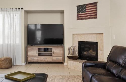 Greenacres House | Stylish Silver Falls 4BR KING Master Game Room