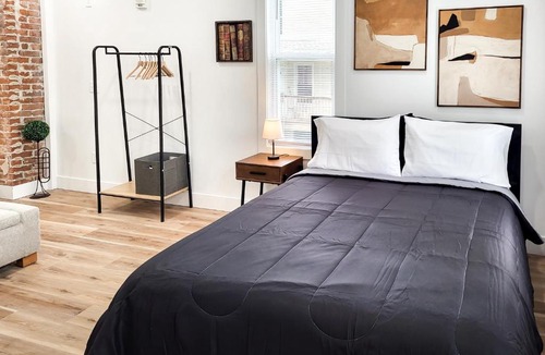 Bristol Apartment | Stylish studio in Bristol, newly renovated!