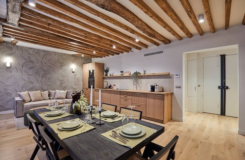 Quartier de la Place-Vendome Apartment | Sublime Apartment Rue Royale/madeleine