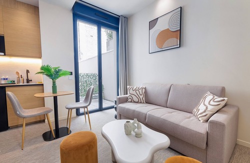 Billancourt–Rives de Seine Apartment | Suite-Family-Wet room-City view