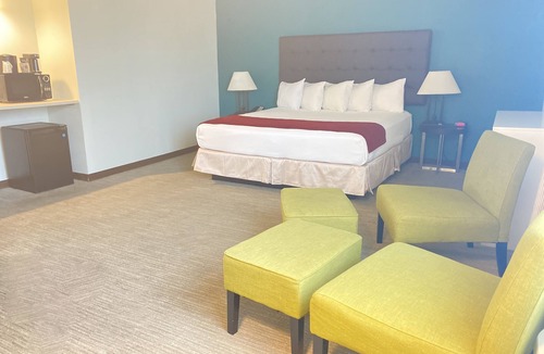 Torrance Hotel | Suite near Del Amo Mall, Coastal Attractions & Family-Friendly Activities