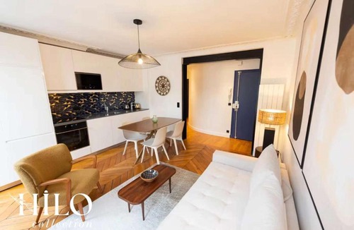 2nd Arrondissement Apartment | Suite Paris Zola by HILO Collection - 4 people - 35m2