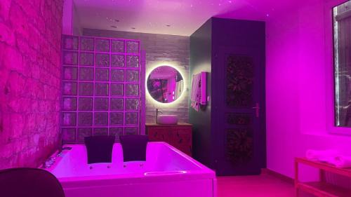Montataire Apartment | Suite Yao avec jacuzzi Montataire YaoSpa60