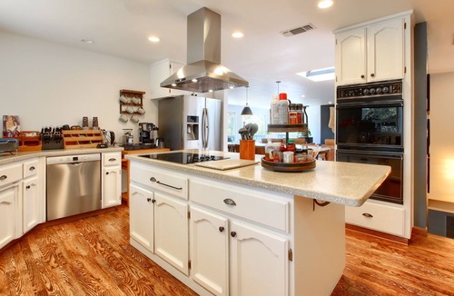 Coarsegold House | Summer@BOM, YosemiteBassLake, Sleeps 22, hottub, PoolMovieGameBilliardsPlay
