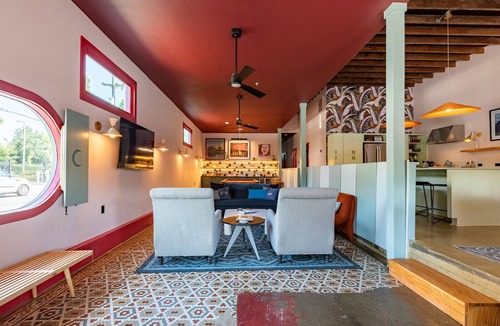 Bywater House | SUMMER SALE! Sleeps 10 This weekend Bl/Sil 15% Gold/Plat 20% OFF .5mi toFR QTR