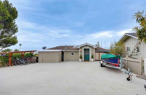 Santa Barbara House | Summerland Home w/Beach Supplies: Walk to Beach!