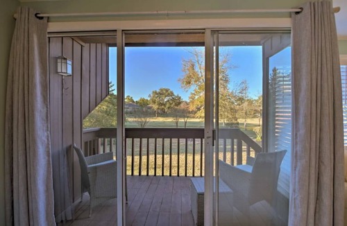Diamondhead Condo | Sunny 1st Floor Condo w/Pool: Golf, Swim & Play!