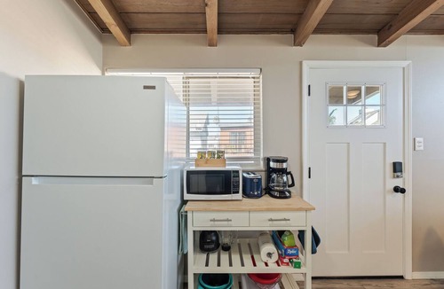 Pierpont Bay Apartment | Sunny Nearly Beachfront Upper Loft 38