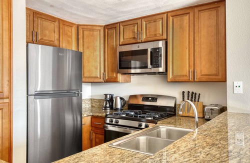 NoHo Arts District Apartment | Sunny North Hollywood 2BR w/Gym & Pool, near TJ & shops, by Blueground