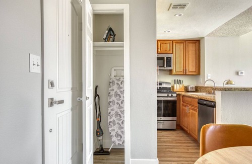 NoHo Arts District Apartment | Sunny North Hollywood 2BR w/Gym & Pool, near TJ & shops, by Blueground