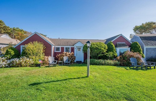 South Yarmouth Cottage | Sunrise Haven - Seas the Day by the Sound
