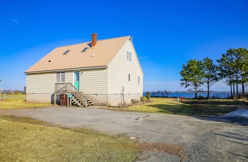 Chincoteague House | Sunrise - Waterfront home ,lg back waterfront deck. NO LINENS