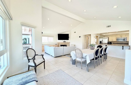 Hollywood Beach House | Sunset By The Sea – Coastal Relaxation on Hollywood Beach