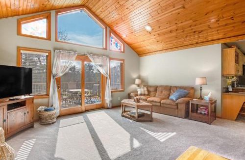 Arkdale House | Sunset Condominiums: Castle Rock Retreat