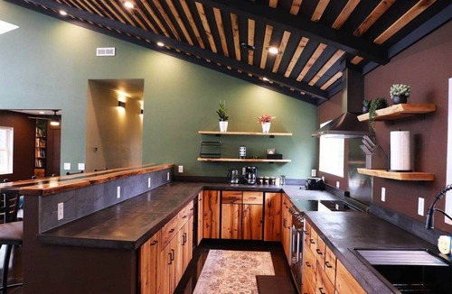 Markville House | Sunset Point Retreat