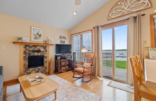 Baileys Harbor House | Sunset Shores - Lakeside Cabin #1 by Simple Life Rentals