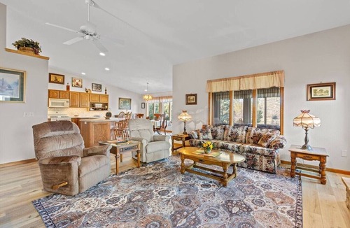 Sheboygan House | Sunset Vista- cozy two bedroom retreat