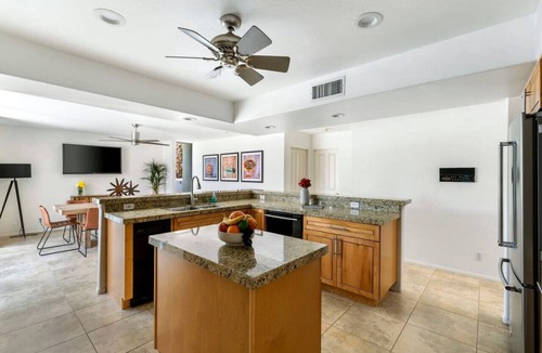 Little Tuscany House | Sunsplash Retreat - Pool with Mountain Views