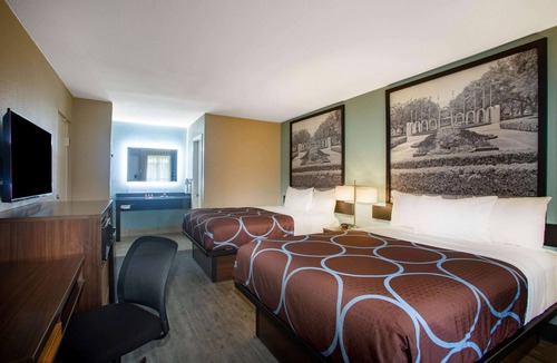 Mobile Hotel | Super 8 by Wyndham Mobile I-65