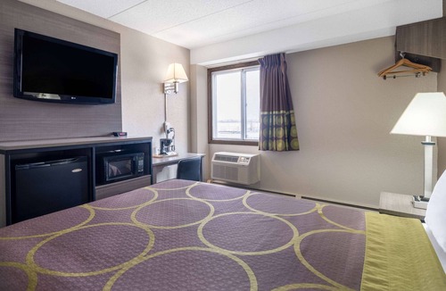 Owatonna Hotel | Super 8 by Wyndham Owatonna