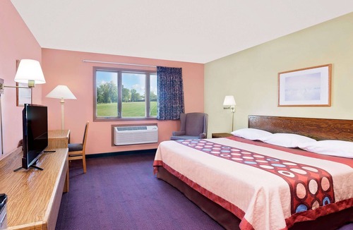 Sturgeon Bay Hotel | Super 8 by Wyndham Sturgeon Bay