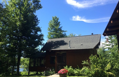 New Post Cabin | Super Private.Amazing Lake Views.Log Cabin Solitude!