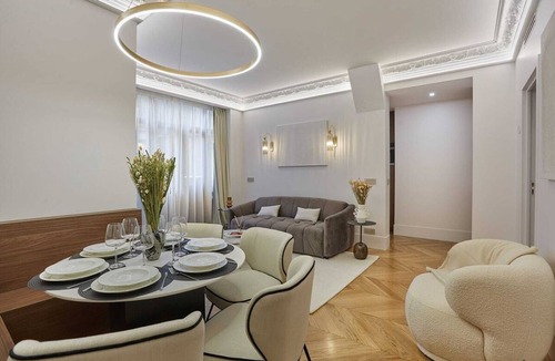 8th Arrondissement Apartment | Superb AC Apartment Roosevelt Saint Honoré