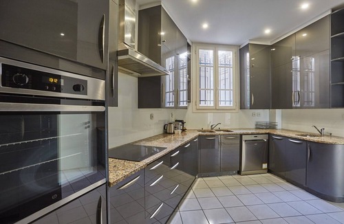 Saint-Vincent-de-Paul Apartment | Superb Apartment Center of Paris-montmartre
