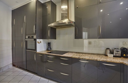 Saint-Vincent-de-Paul Apartment | Superb Apartment Center of Paris-montmartre
