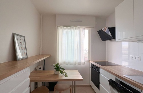 Combat Condo | Superb apartment with balcony Paris 20