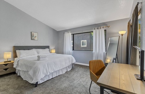 Spring Valley Apartment | Superhost 5 Star ⭐ Service with 2 Bedrooms