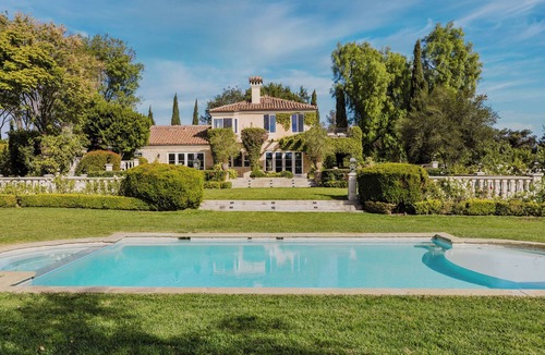 Somis Villa | Surround yourself in luxury and tranquility at Villa Amodei