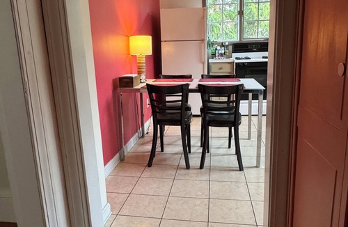 College Hill Apartment | 'Sweetstay Providence' Closest rental to the Brown athletics and Brown campus.