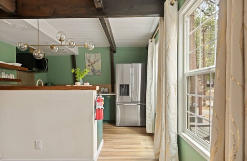 Summit Estates House | Swiss Bliss, Ideal Location w Hot Tub & BBQ